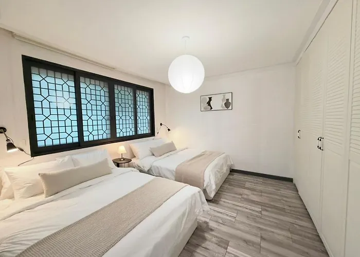 Apartment 독채6룸 22인가능 침대9개 무료주차3대 오류동역8분 고대구로병원 고척돔 *