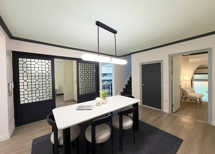 Apartment 독채6룸 22인가능 침대9개 무료주차3대 오류동역8분 고대구로병원 고척돔 Seoul